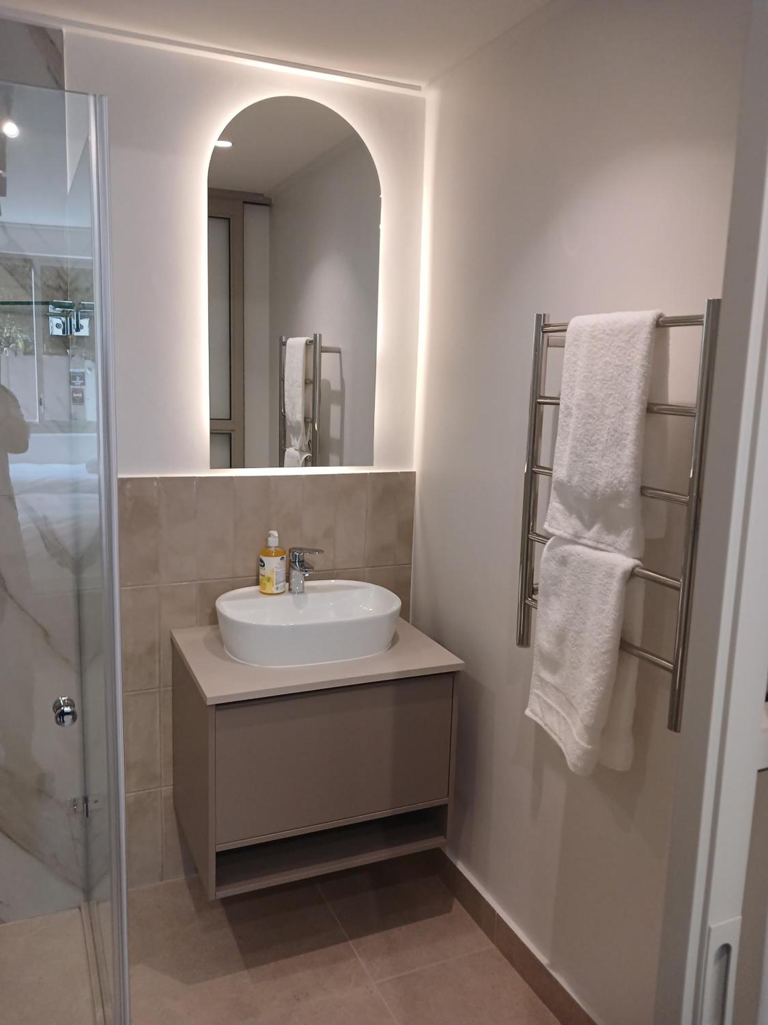 Apartment Modern In Trendy Point, Cape Town