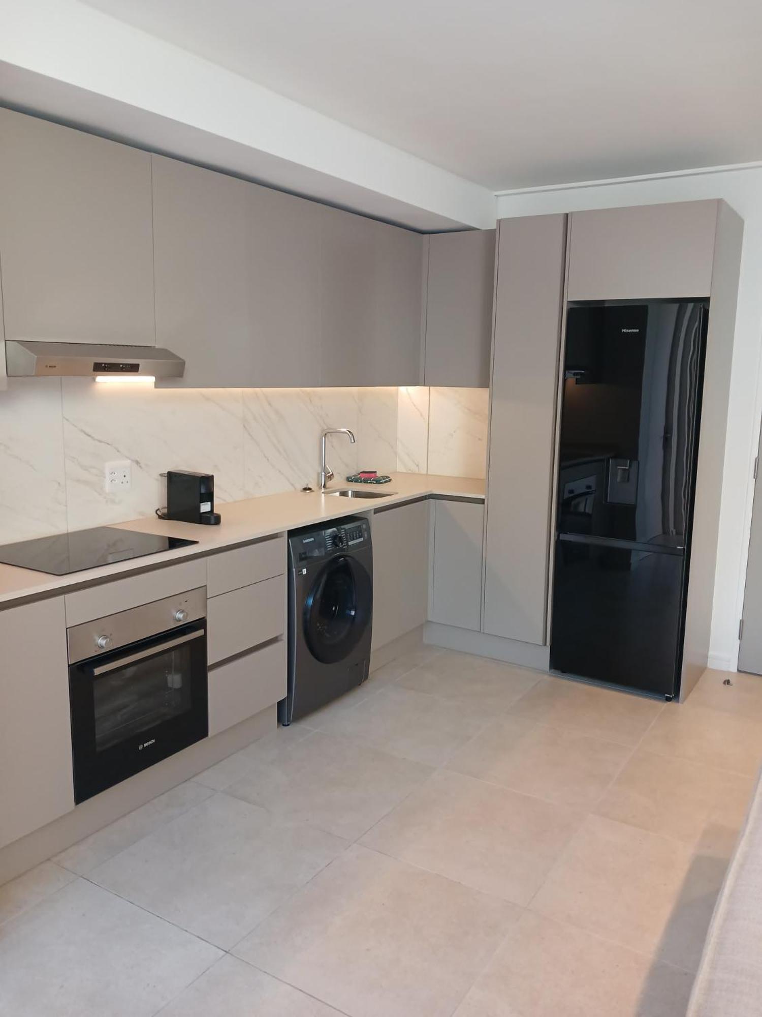 Apartment Modern In Trendy Point, *